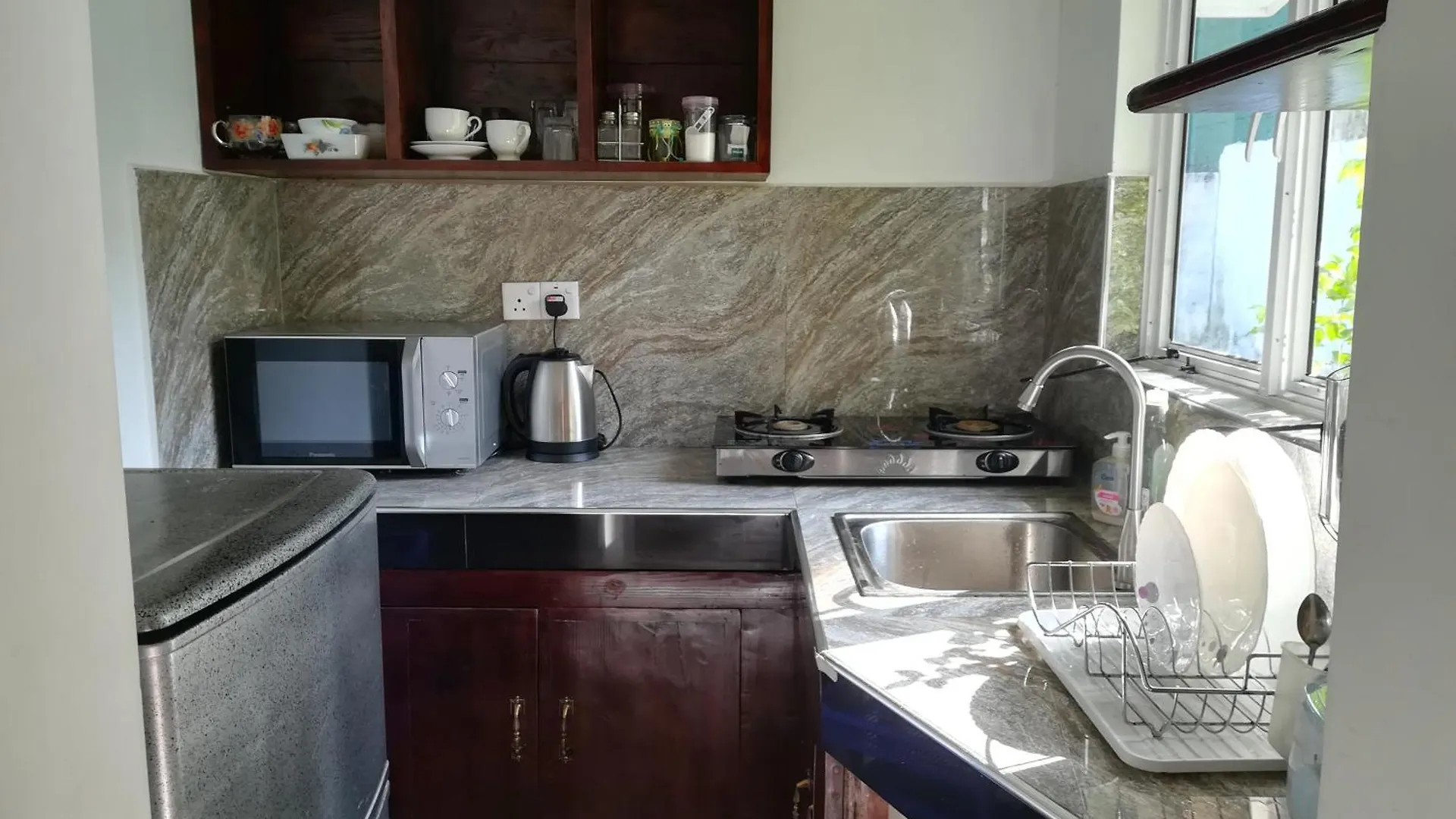 Проживание в семье Living Home Негомбо