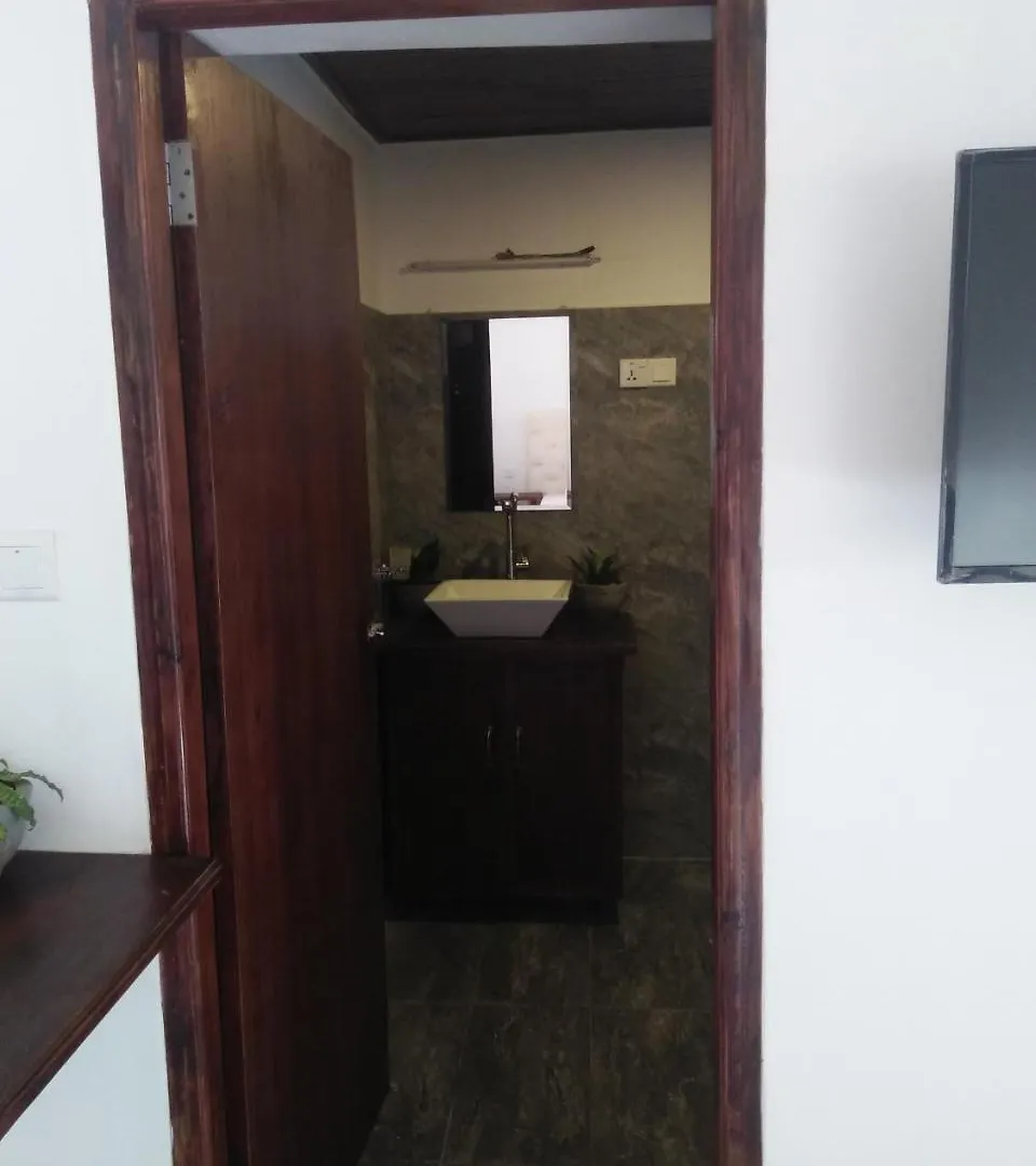Living Home Негомбо