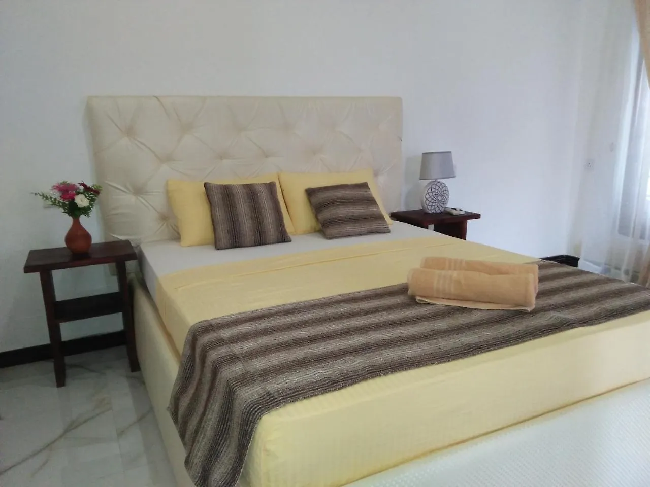 Проживание в семье Living Home Негомбо